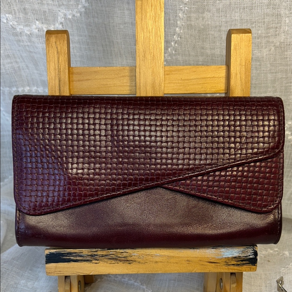 Levenger made in USA. Vintage leather almost new wallet